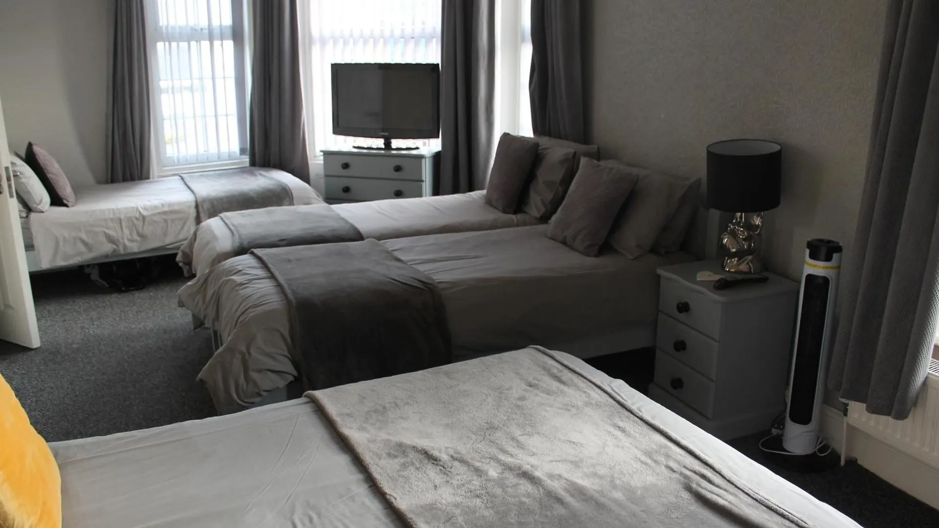 *** Guest house Hawthorn House Hotel Blackpool United Kingdom